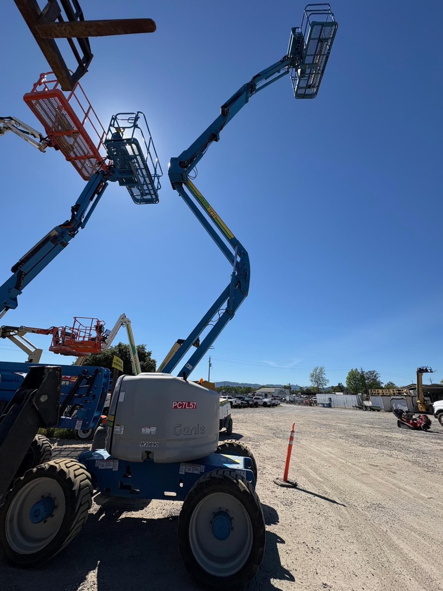 45' ARTICULATING BOOM 4X4 DSL — photo 3
