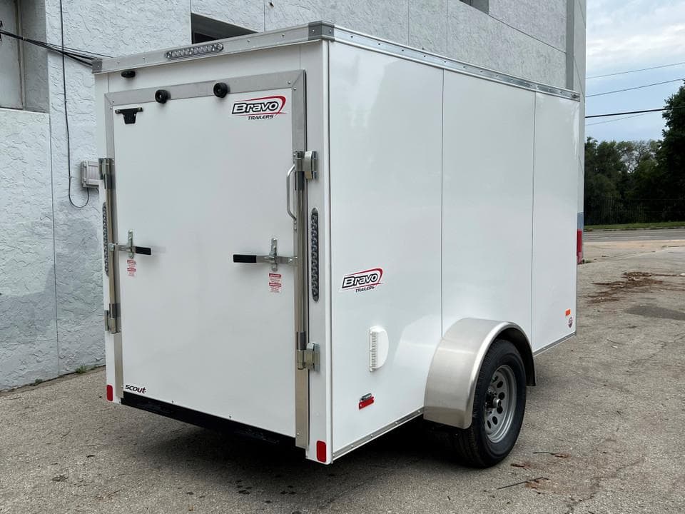 5x10 ENCLOSED TRAILER SA — photo 3
