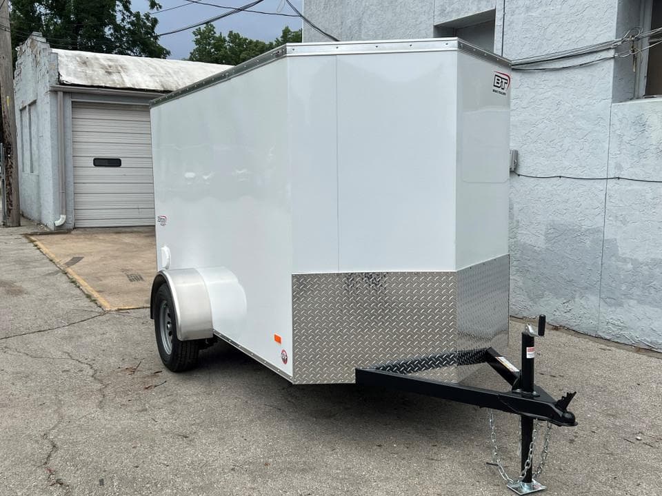 5x10 ENCLOSED TRAILER SA — photo 2